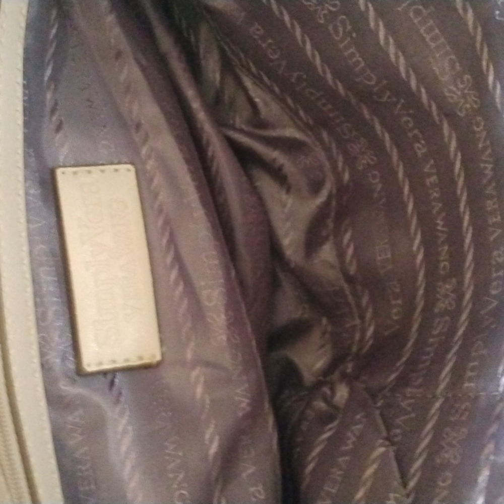 Simply Vera Vera Wang Purse. - Picture 6 of 10